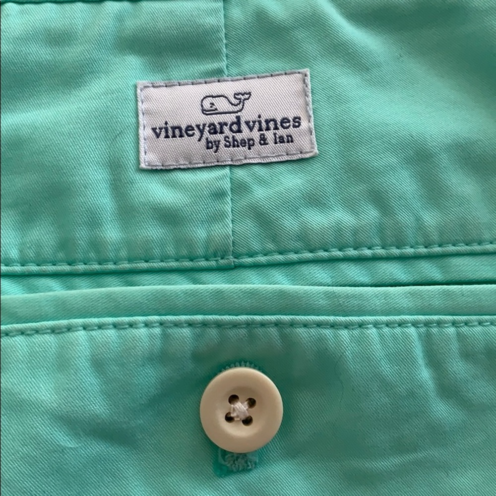 Vineyard Vines || Green Club Shorts - Picture 4 of 6